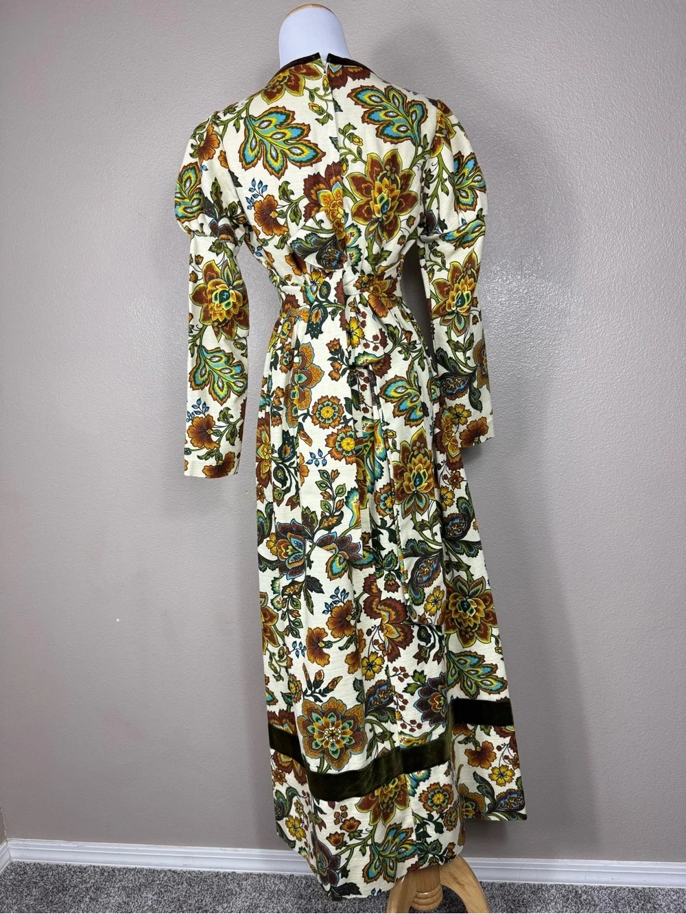 California Charmer 60’s Regency Tapestry Fabric Prairie Dress J